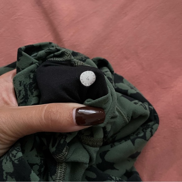 Lululemon Align Leggings Efflorescent Barracks Green Black Size 4 - Picture 6 of 7